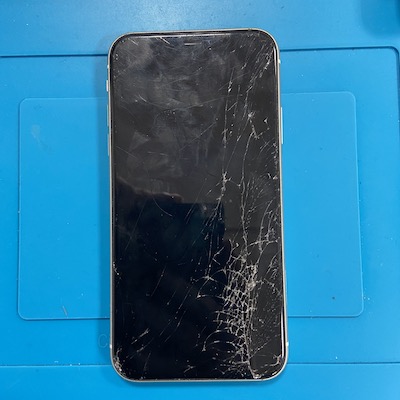 iPhone11液晶割れ修理