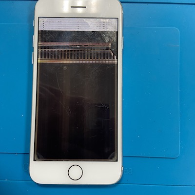 iPhone8の液晶割れでお客様来店！