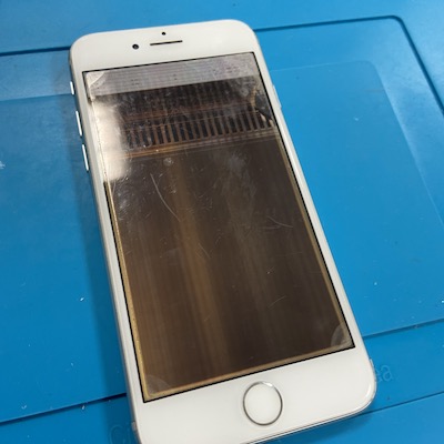 iPhone8の画面修理で来店！