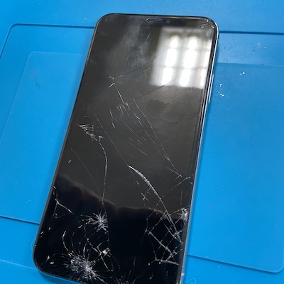 画面が点かなくなったiPhoneXの修理