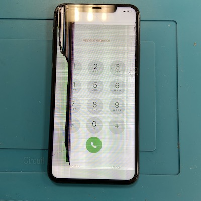 iPhone11の液晶割れで来店！