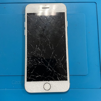 画面が映らなくなったiPhone7【画面修理】