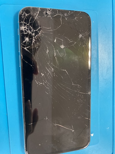 iPhoneXの画面交換修理！！