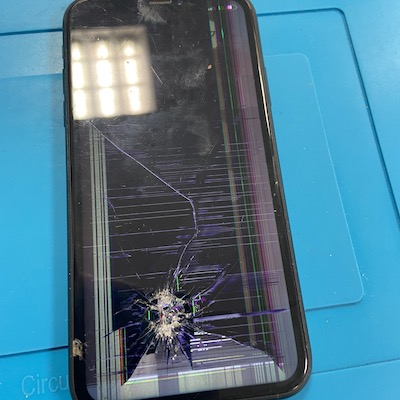 画面が壊れたiPhone最短30分で出来ます！