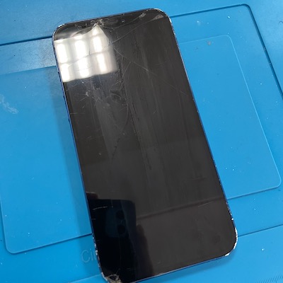 iPhone12の画面割れ即日で直せます！