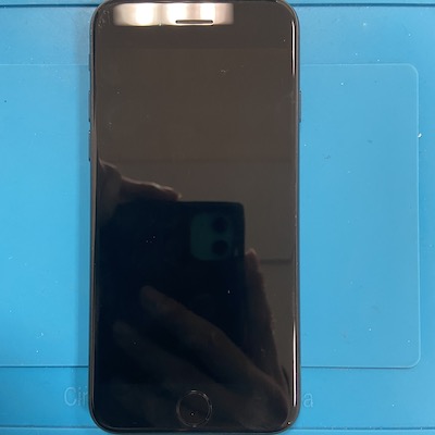 iPhoneSE3の画面修理も対応してます！