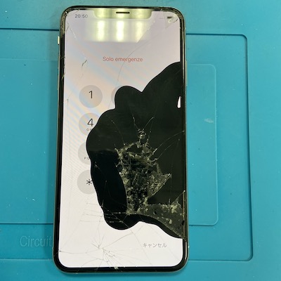 iPhoneXSMaxの液晶漏れ修理！