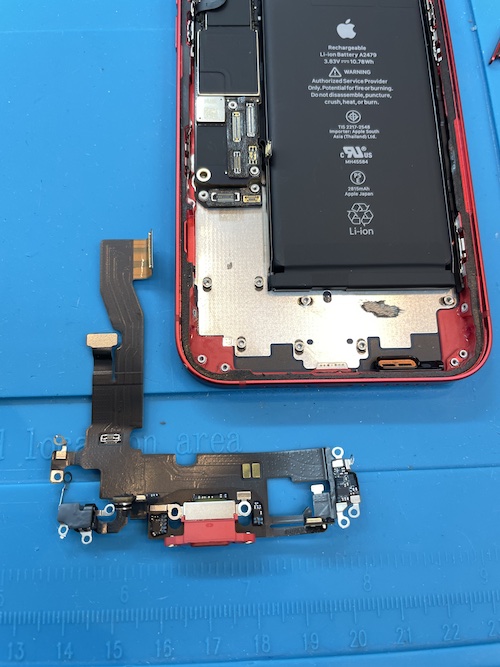 iPhone12充電ができない、ライトニングコネクタ交換修理
