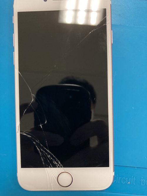 iPhoneは画面が割れても大丈夫！即日で画面修理できます！