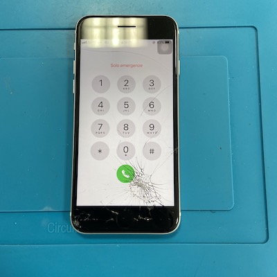 iPhoneSE2の画面割れでお客様来店しました！