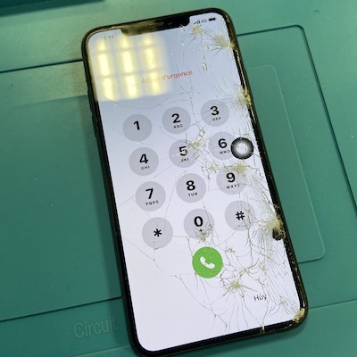 iPhone11ProMaxの画面割れ修理！