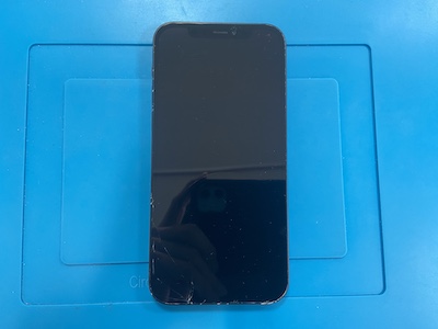 iPhone12の画面修理！