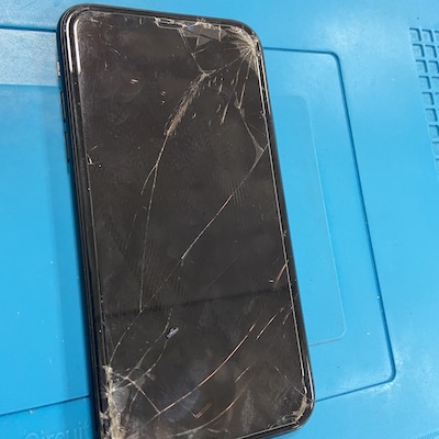 iPhoneXR画面割れでお客様来店！