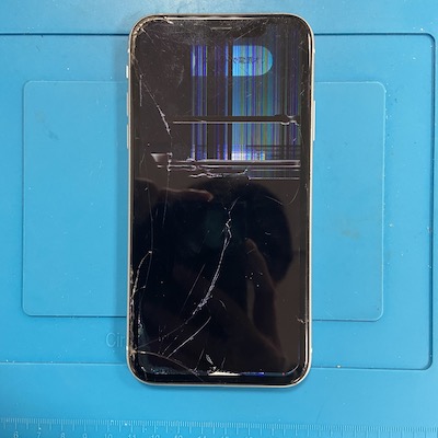 iPhoneXR液晶割れ修理！
