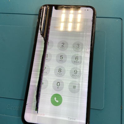 iPhone11ProMax液晶割れ修理