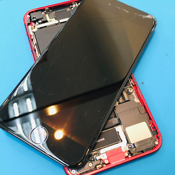 【iPhone SE 第2世代】の画面交換依頼です。