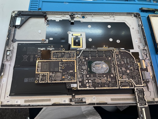 SurfacePro5(1796)バッテリー交換は今池店へ！