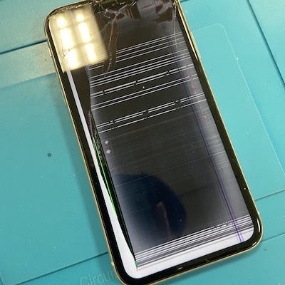 iPhoneX液晶割れでお客様来店！