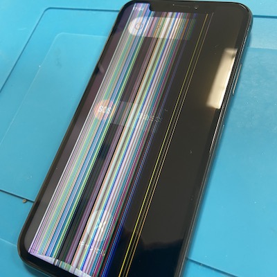 iPhoneXの画面修理でお客さま来店！