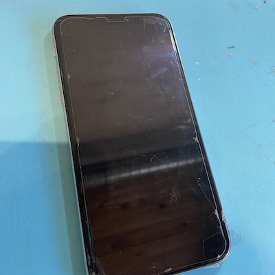 画面表示されなくなったiPhoneX【画面修理】