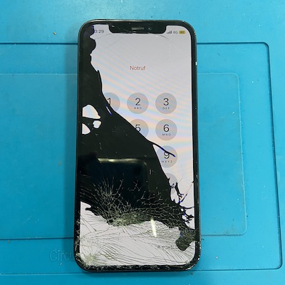 iPhone12の画面割れ修理【即日】