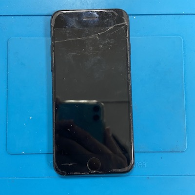 iPhone7の画面割れ修理！