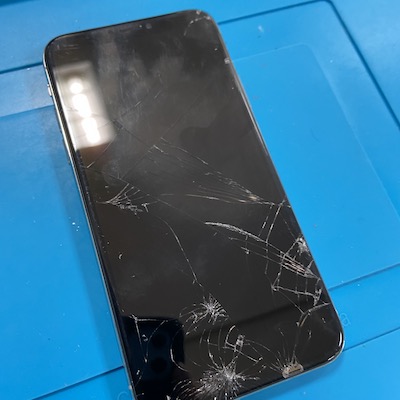 iPhoneXの画面割れ修理