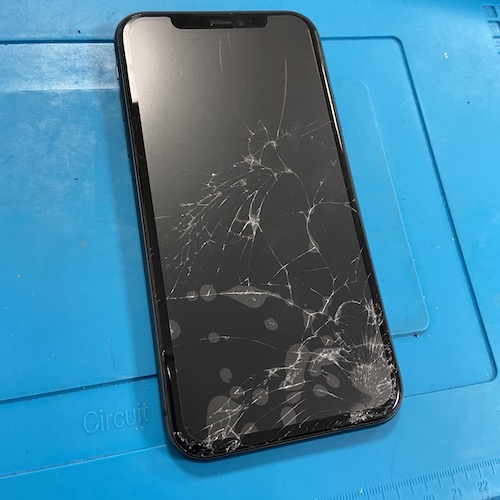 iPhoneの画面が割れても大丈夫！最短30分で修理できます！！
