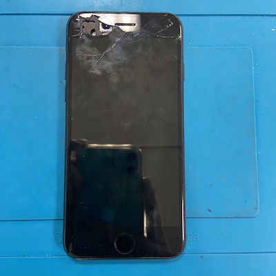 iPhoneSE2の画面割れで来店！