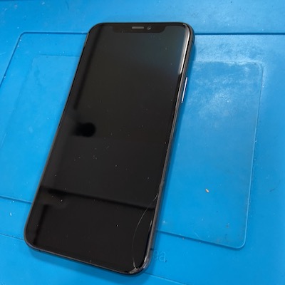 iPhone11Proの画面修理で来店！