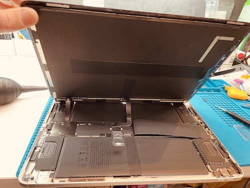 iPad Pro12.9(第６世代)画面割れ修理は名古屋今池店へ
