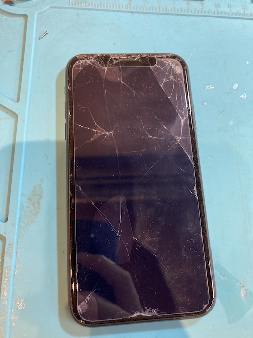 iPhone11の画面交換修理も即日で承っております！