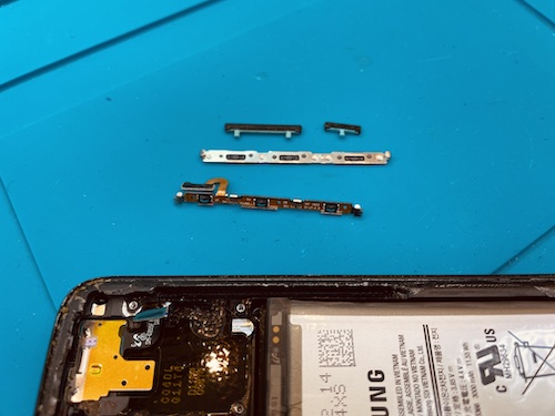 Galaxy S8音量ボタン凹んでセーフティーモード解除できない場合