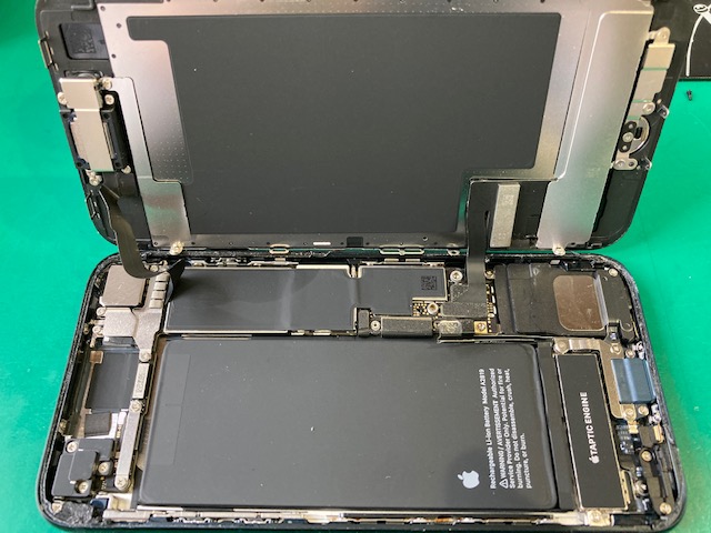 iPhone SE3の修理もダイワンテレコム青砥店へ！