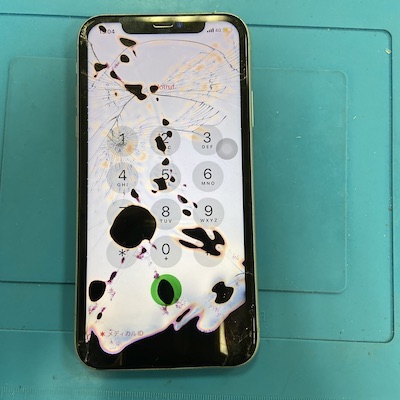 iPhone11の液晶割れでお客様ご来店！