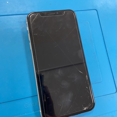 iPhone11の画面修理でお客様ご来店！