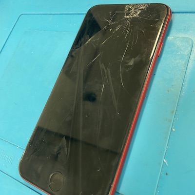 iPhoneSE3の画面割れでお客様ご来店！
