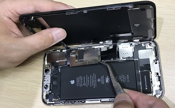 iPhoneの画面割れ修理は当店へ