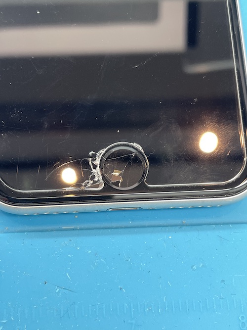 iPhone8/SE2/SE3ホームボタンが割れた場合の修理
