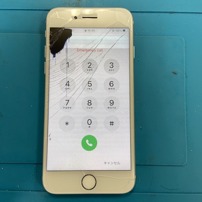 iPhone8の画面割れでお客様ご来店！