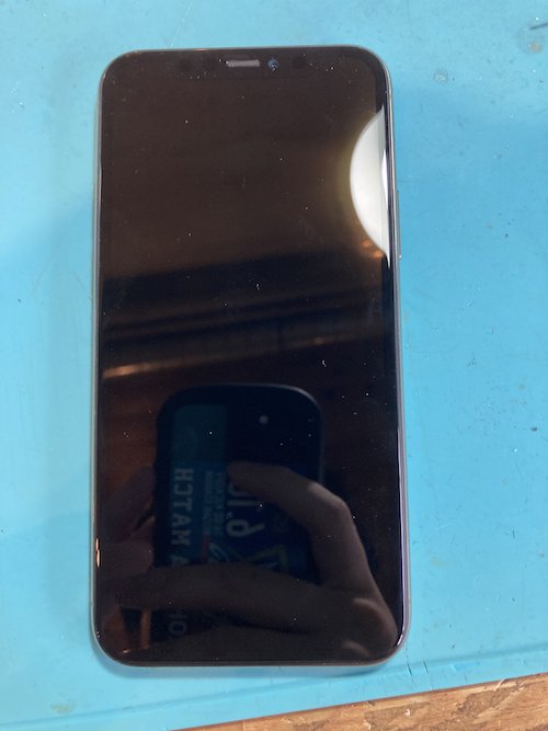 横浜駅チカで最短10分iPhone画面交換修理！