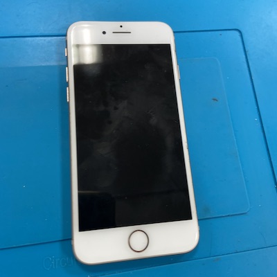 画面がつかなくなったiPhone8でお客様ご来店！
