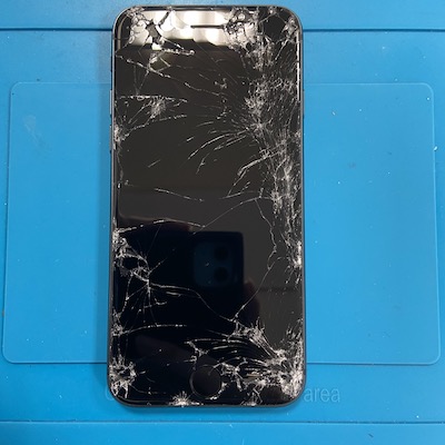 iPhone8の画面割れ修理を即日で！