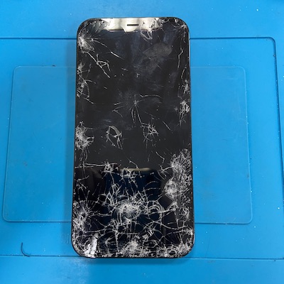 画面表示できなくなったiPhone12Pro【画面修理】