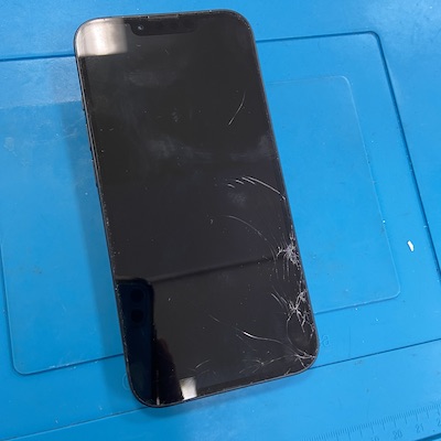 iPhone12miniの画面割れでご来店！