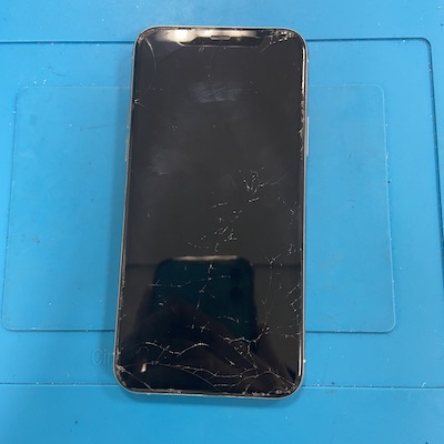 iPhone11Proの画面割れでお客様ご来店！【画面修理】