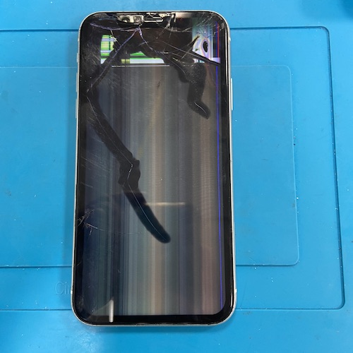 iPhoneXSの画面交換修理！
