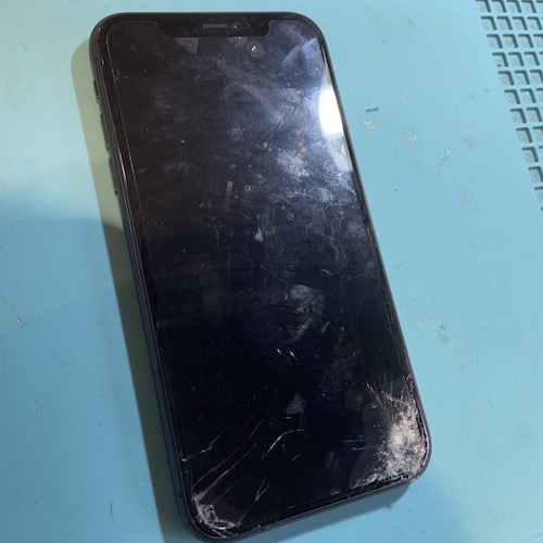 iPhone XSの画面割れ、もう我慢しなくて大丈夫！