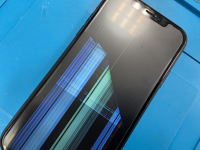 【横浜店】iPhoneXRの液晶割れ修理