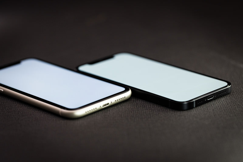 iPhoneの画面が浮いてきた気がする？